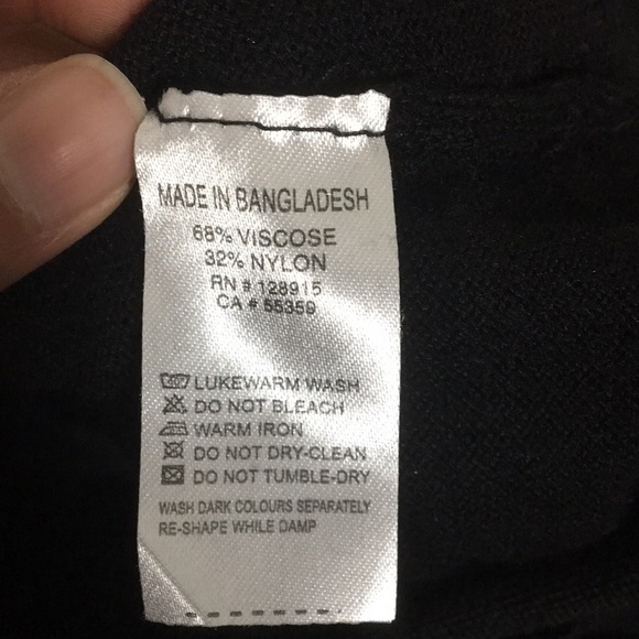 Black flowy thin sweater - Picture 4 of 4